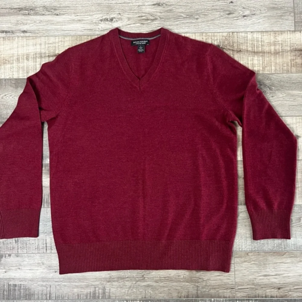 Banana Republic Merlino Wood Men's V-Neck Burgundy Sweater